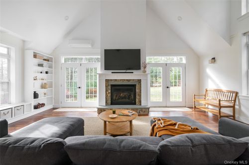 3 Corkscrew Rd, Barryville, NY, 12719-5207 | Card Image