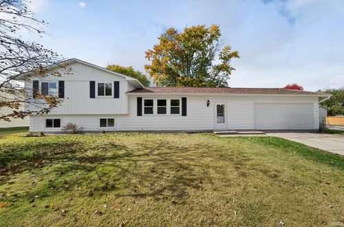 1403 Cantondale Ln, Mishawaka, IN, 46544-6146 | Card Image