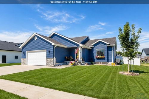 221 Cedar St, Sloan, IA, 51055-8101 | Card Image