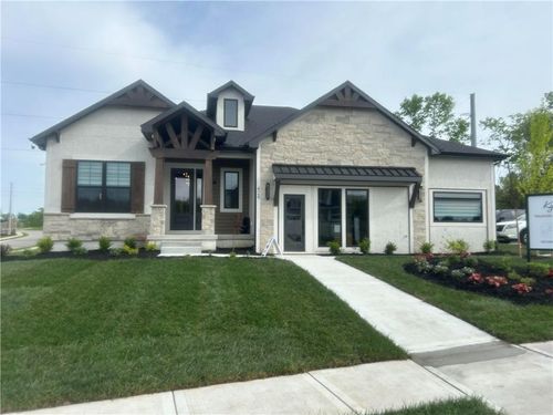 424 Se Maxwell Dr, Blue Springs, MO, 64014-5601 | Card Image