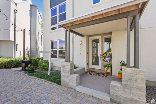 4516 W Daybreak Rim Way, South Jordan, UT, 84009-5002 | Card Image