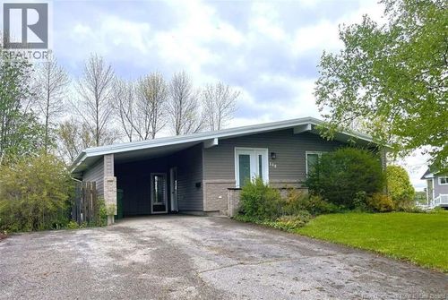 140 Neil Dr, Bathurst, NB, E2A3E4 | Card Image