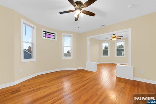 197 Westervelt Ave, Hawthorne, NJ, 07506-3784 | Card Image