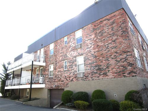 apt-227-40 Daley Pl, Lynbrook, NY, 11563-2216 | Card Image