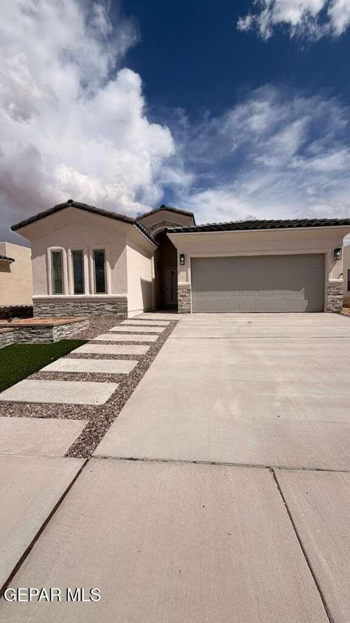 10895 Francisco Vaquera Drive, Socorro, TX, 79927 | Card Image