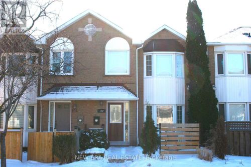 102 Glenashton Dr, Oakville, ON, L6H6G3 | Card Image