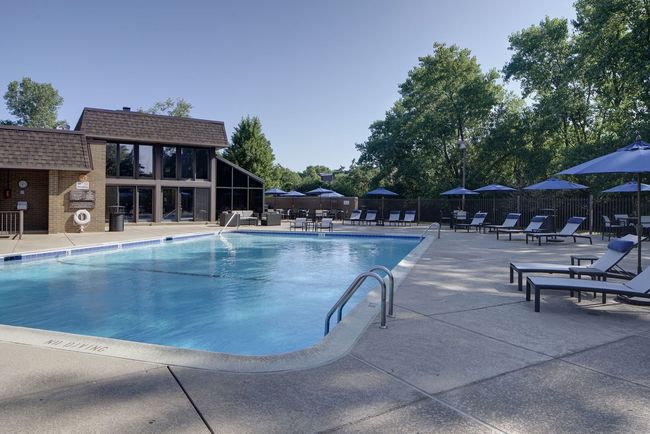 D301 - 1910 Chestnut Ave, Condo with 3 bedrooms, 2 bathrooms and 2 parking in Glenview IL | Image 15