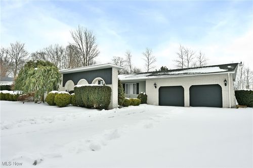 6156 Jacqueline Drive Ne, Brookfield, OH, 44403 | Card Image