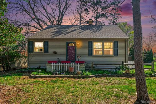 28780 Norwood Avenue, Warren, MI, 48092 | Card Image