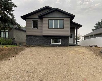 5032 59 St, House other with 6 bedrooms, 3 bathrooms and 4 parking in Innisfail AB | Image 1