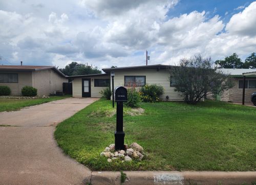 2406 Stanton St, San Angelo, TX, 76901-1242 | Card Image