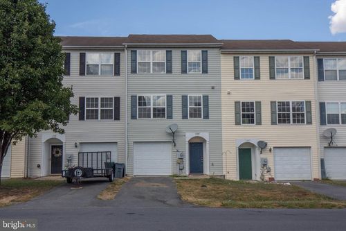 128 Pony Cir, MARTINSBURG, WV, 25405-3800 | Card Image