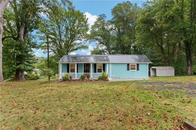 Adorable renovated bungalow! | Image 1