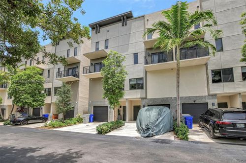 164 Se 4th Ter, Pompano Beach, FL, 33060-8097 | Card Image