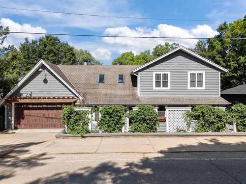 W332N6693 County Road C, Nashotah, WI, 53058-9438 | Card Image