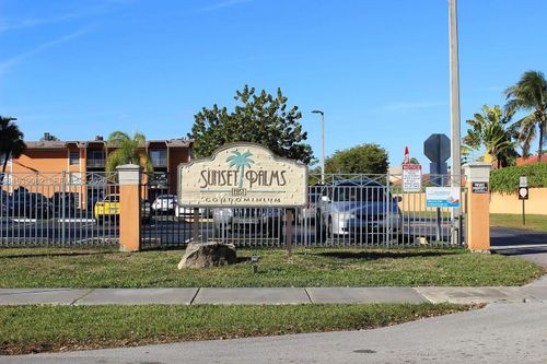 apt-v33-9441 Sw 76th St, Miami, FL, 33173-3498 | Card Image