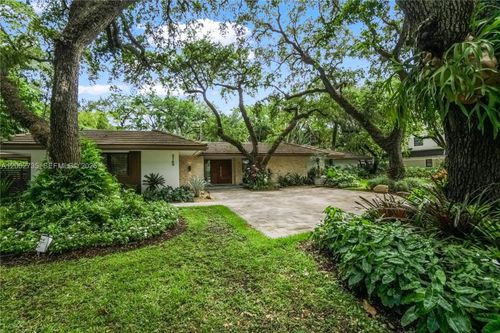 2140 Ne 190th Ter, Miami, FL, 33179 | Card Image