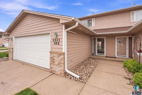 102-1841 S Sertoma Ave Avenue, Sioux Falls, SD, 57106 | Card Image