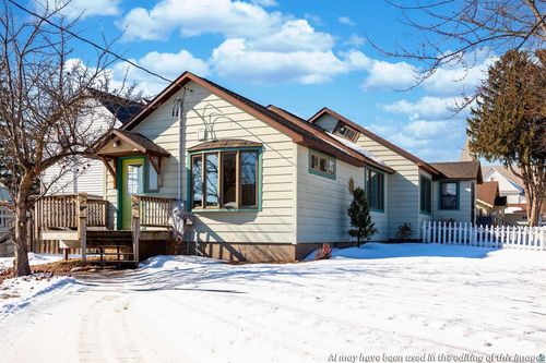 221 N 1st Ave W, Washburn, WI, 54891 | Card Image