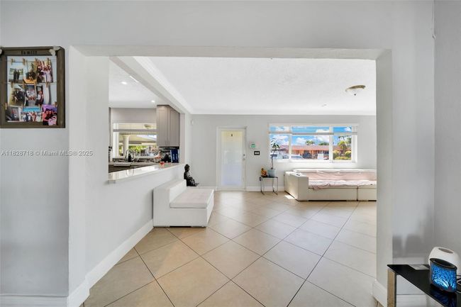 0 - 1360 W 4 Th Ln, House other with 3 bedrooms, 3 bathrooms and null parking in Hialeah FL | Image 7