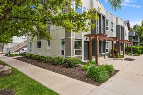600d-600 Douglas St Nw, Grand Rapids, MI, 49504-5701 | Card Image