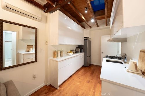 6607 Fountain Ave, Hollywood, CA, 90028 | Card Image