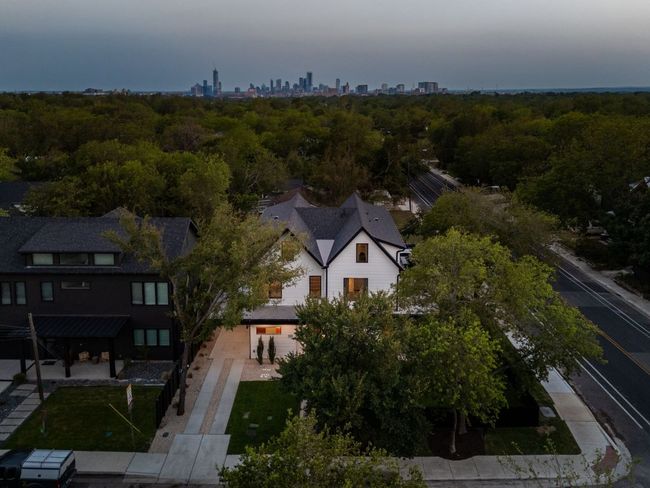 Aerial view of city skyline | Image 39