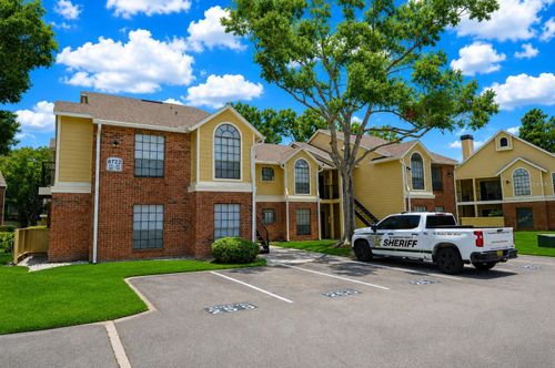 102-8722 Mallard Reserve Dr, TAMPA, FL, 33614-2357 | Card Image