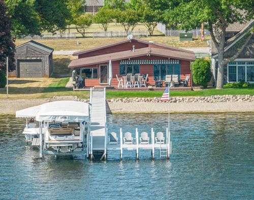 15159 215th Ave, Spirit Lake, IA, 51360-7201 | Card Image