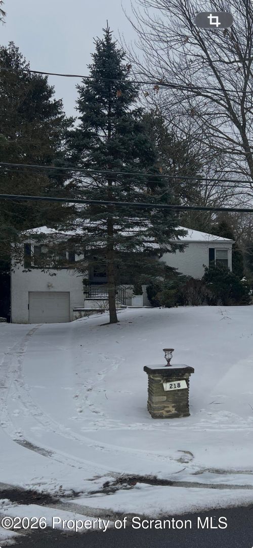 218 Lake Scranton Rd, Scranton, PA, 18505-2212 | Card Image