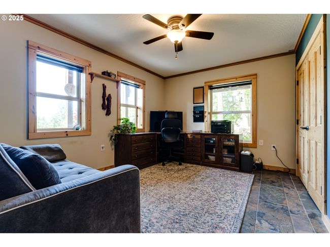 86561 R R Baker Rd, House other with 3 bedrooms, 3 bathrooms and 2 parking in Springfield OR | Image 30