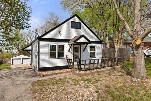 102 E Thornton Ave, Des Moines, IA, 50315-7753 | Card Image