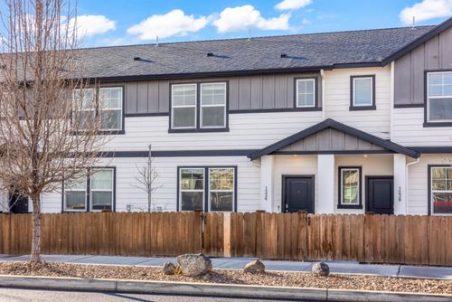 1226 Nw Upas Pl, Redmond, OR, 97756-2069 | Card Image