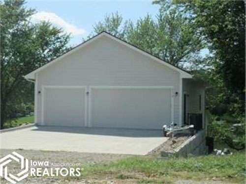 212 Eastside Ln, Montezuma, IA, 50171-8485 | Card Image