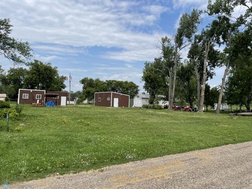 510 6th Ave S, New Rockford, ND, 58356-2106 | Card Image