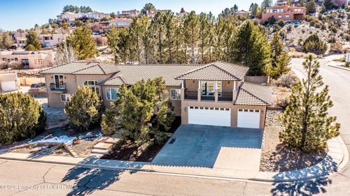 325 Canyonview Cir, Farmington, NM, 87401-3600 | Card Image