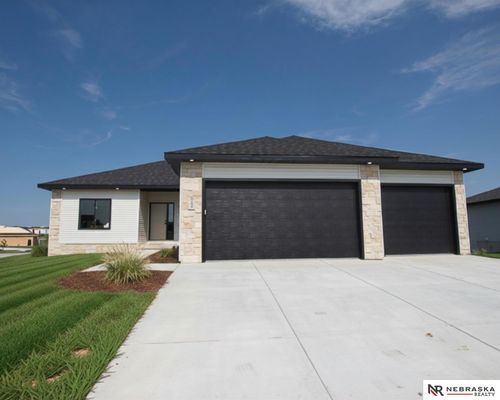 9400 Dalton Dr, Lincoln, NE, 68516-5688 | Card Image