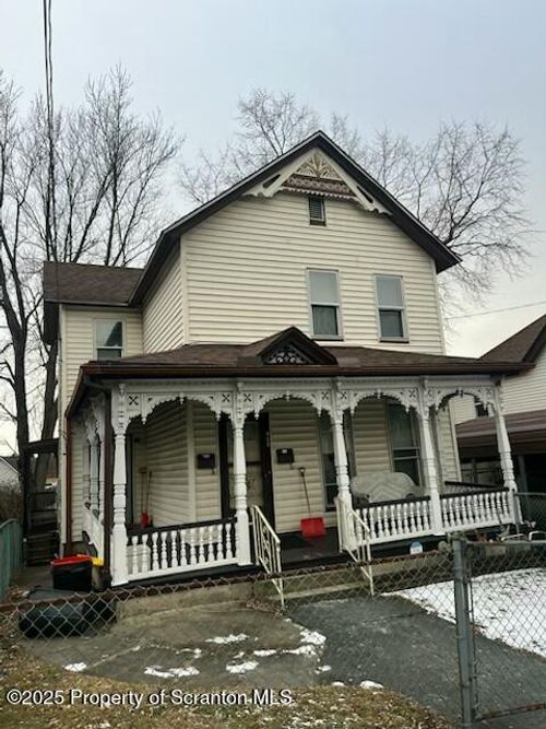 812 Butler St, Dunmore, PA, 18512-3054 | Card Image
