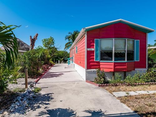 648 Palm Ave E, GOODLAND, FL, 34140 | Card Image