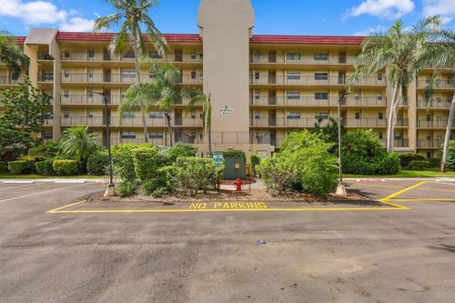 202-3810 Via Poinciana, Lake Worth, FL, 33467-2919 | Card Image