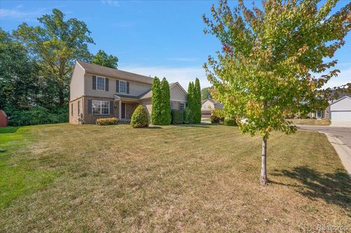 13042 Cumberland Ct, Van Buren Township, MI, 48111-2383 | Card Image