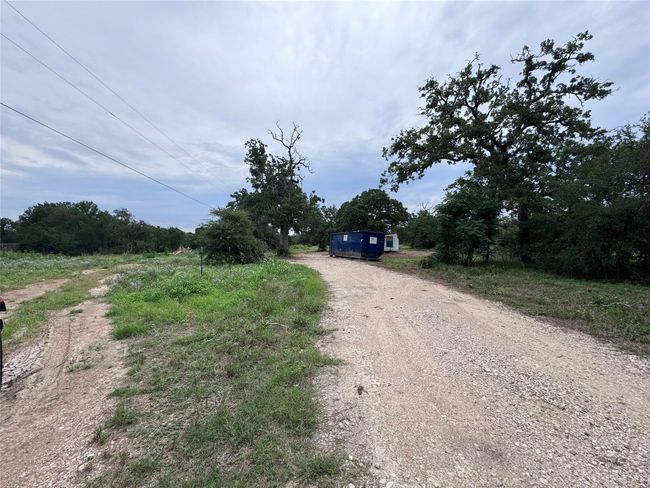 Gravel drive | Image 8