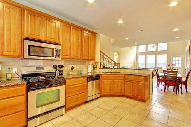 6701 Covered Bridge Dr, Condo with 3 bedrooms, 3 bathrooms and null parking in Austin TX | Image 7