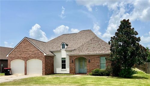 104 Parker Oak Dr, Church Point, LA, 70525-5911 | Card Image