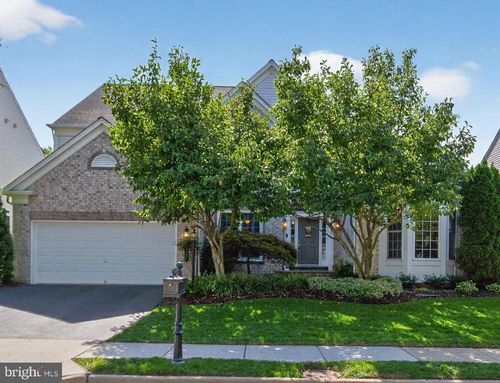 8157 American Holly Rd, LORTON, VA, 22079-5618 | Card Image