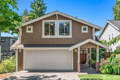 11226 Ne 67th Street, Kirkland, WA, 98033 | Card Image