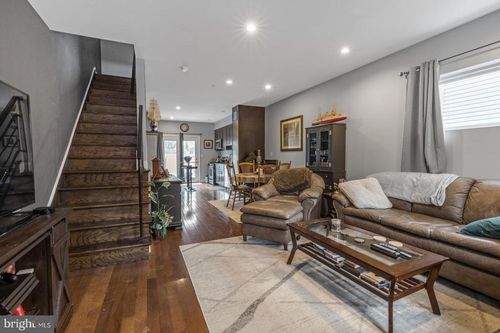 2524 Sepviva St, PHILADELPHIA, PA, 19125-2202 | Card Image