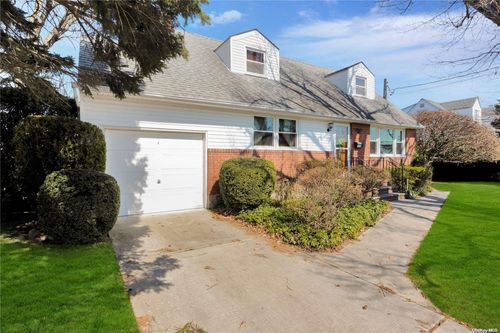 491 N Atlanta Ave, N Massapequa, NY, 11758-2013 | Card Image
