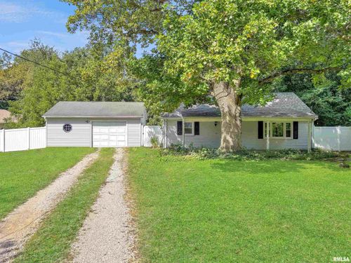 404 Wagner St, Washington, IL, 61571-2034 | Card Image