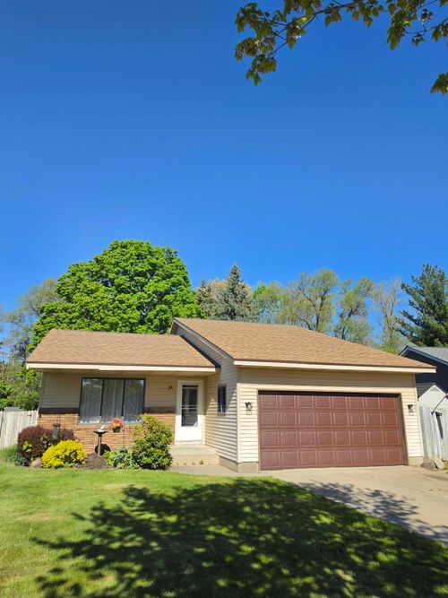 4671 Southstone Dr Se, Grand Rapids, MI, 49548-4389 | Card Image